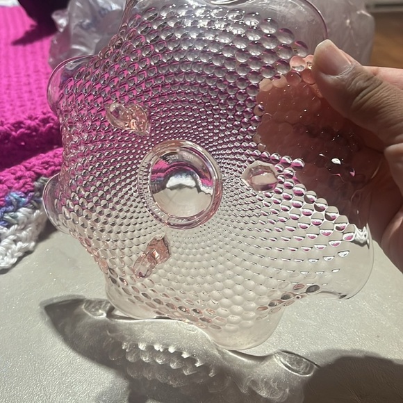 VINTAGE 7" Dia PINK DEPRESSION GLASS 3 FOOTED RUFFLE RIM HOBNAIL CANDY DISH BOWL - Picture 5 of 5